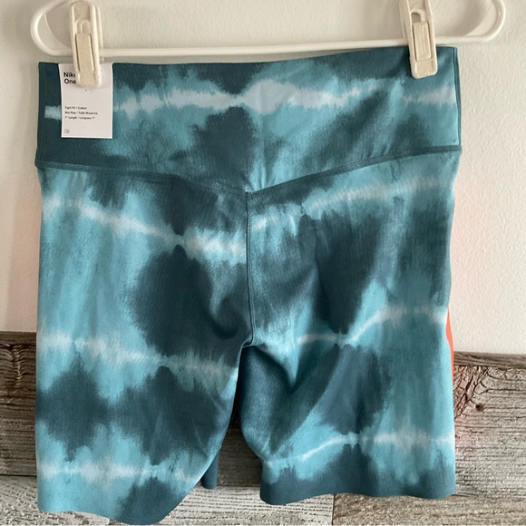 Nike One Luxe Training shorts (lot of 2) Size Large NWT (A1) - Picture 5 of 8